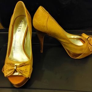 Women's Guess Shoe